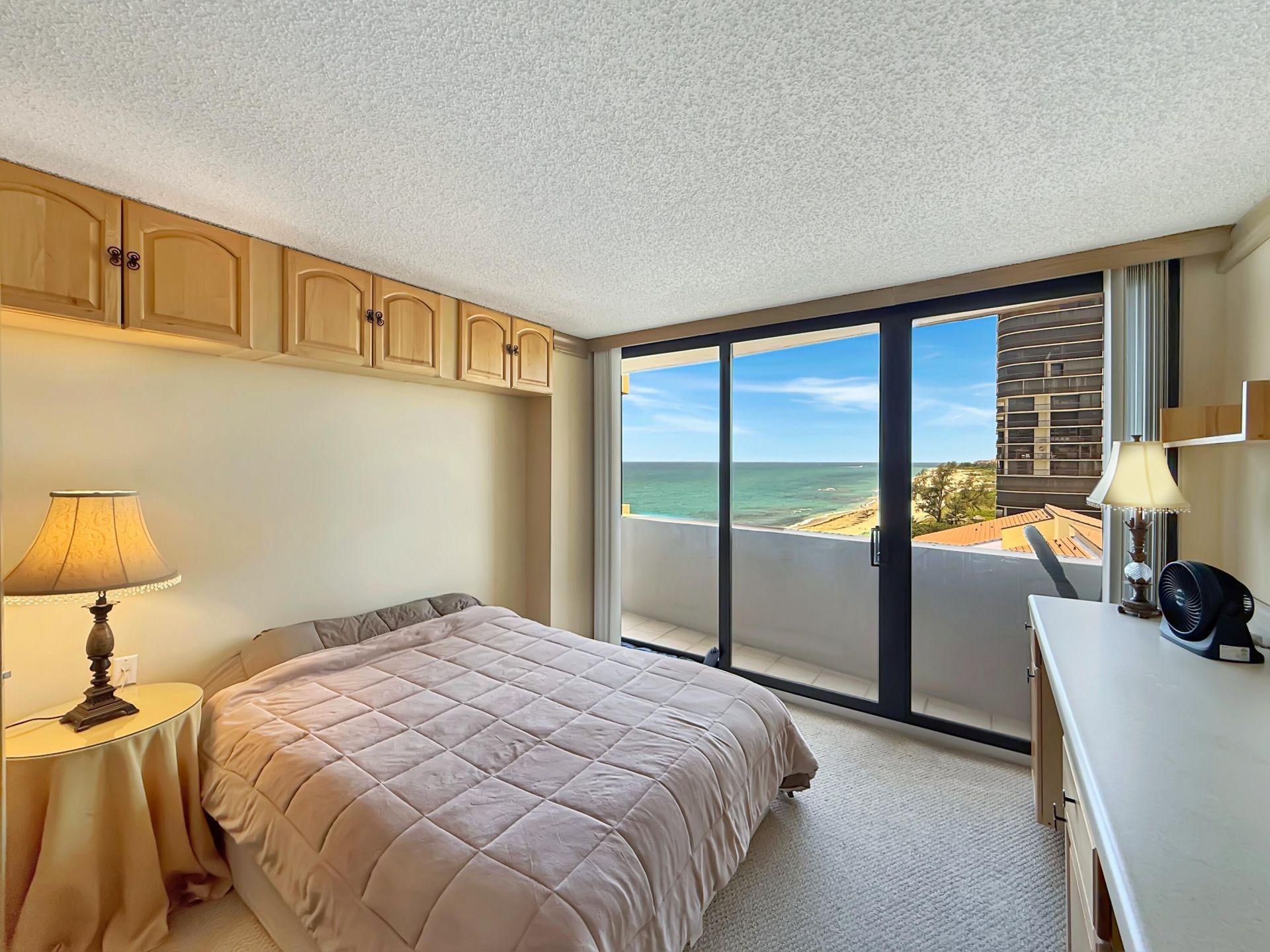 4200 N Ocean Drive, Unit 1-902, Singer Island, FL 33404 Photo