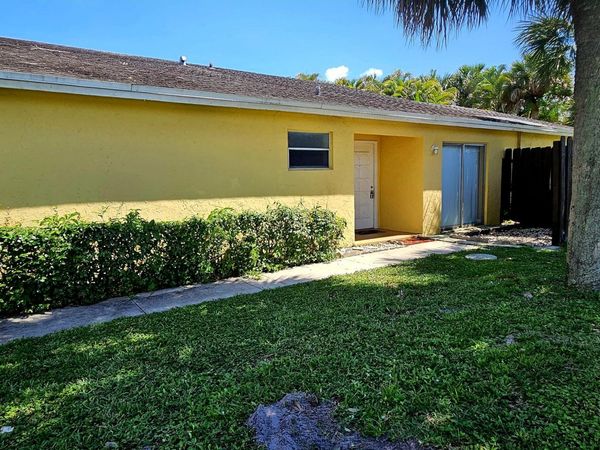 210 Sparrow Drive, Unit 4, Royal Palm Beach, FL 33411