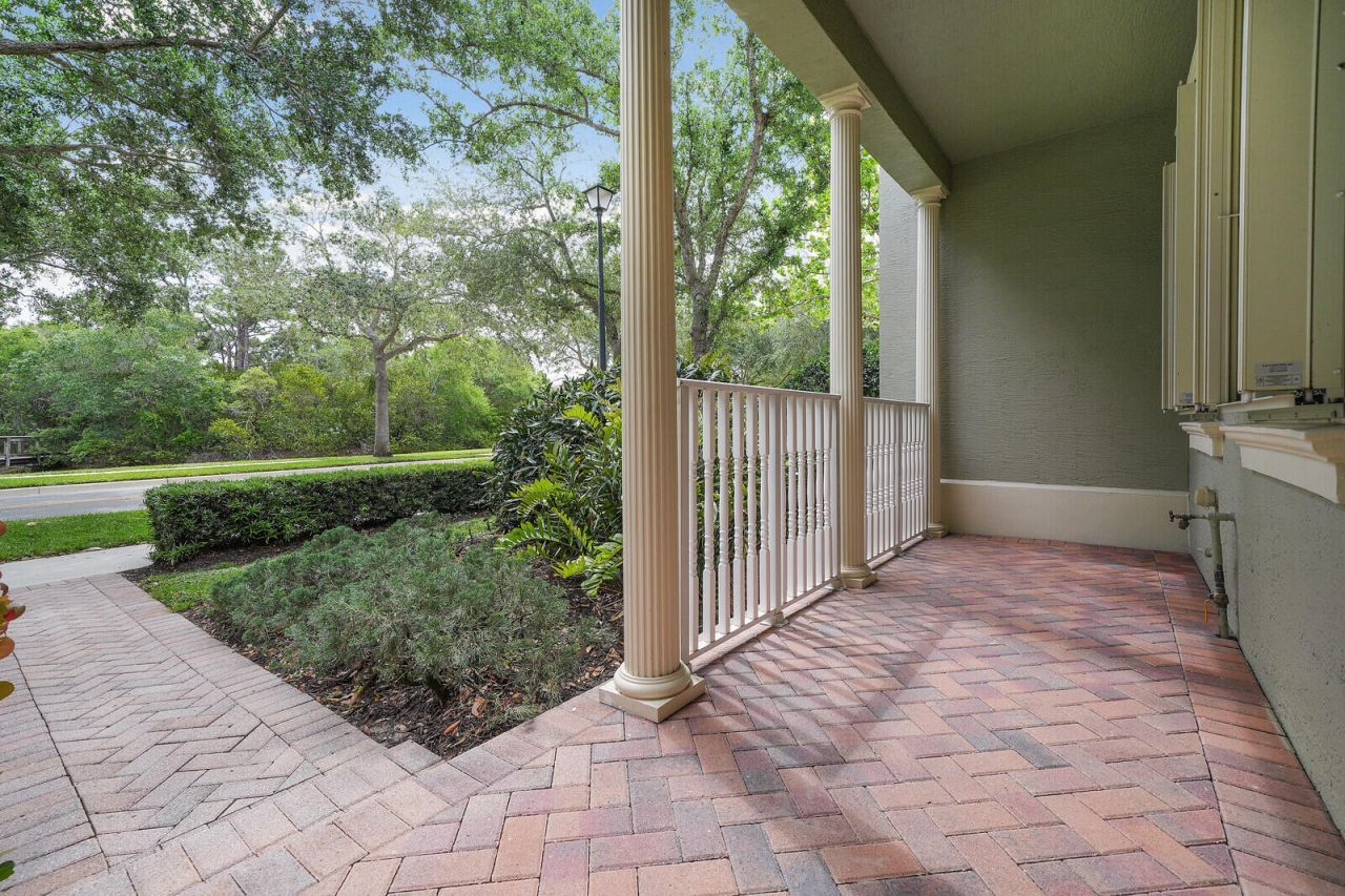 174 W Thatch Palm Circle, Jupiter, FL 33458 Photo