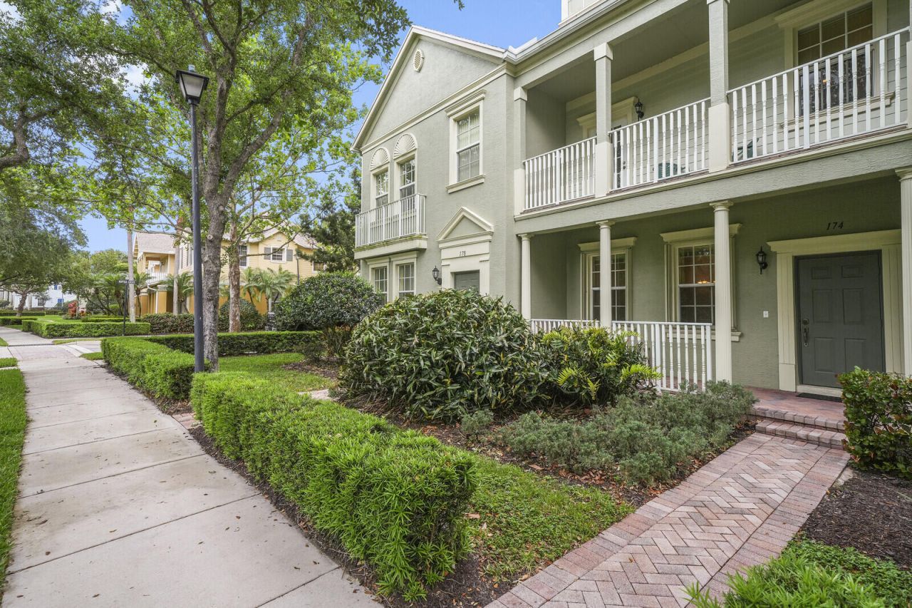 174 W Thatch Palm Circle, Jupiter, FL 33458 Photo