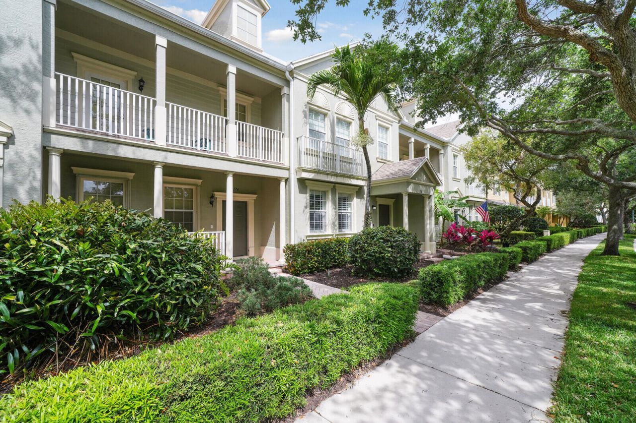 174 W Thatch Palm Circle, Jupiter, FL 33458 Photo