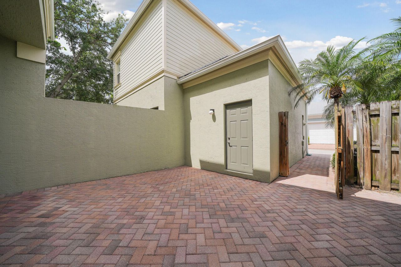 174 W Thatch Palm Circle, Jupiter, FL 33458 Photo