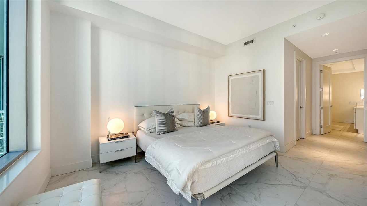 111 S Pineapple Avenue, Unit 1013, Sarasota, FL 34236 Photo