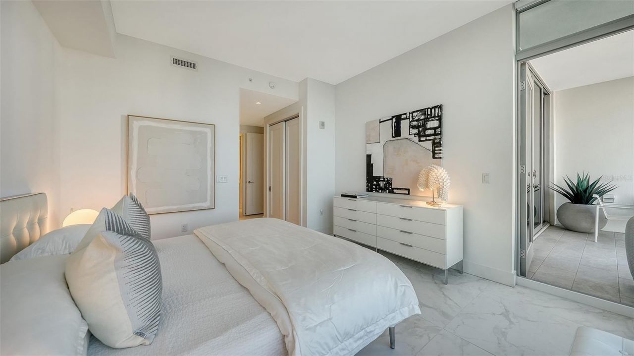 111 S Pineapple Avenue, Unit 1013, Sarasota, FL 34236 Photo