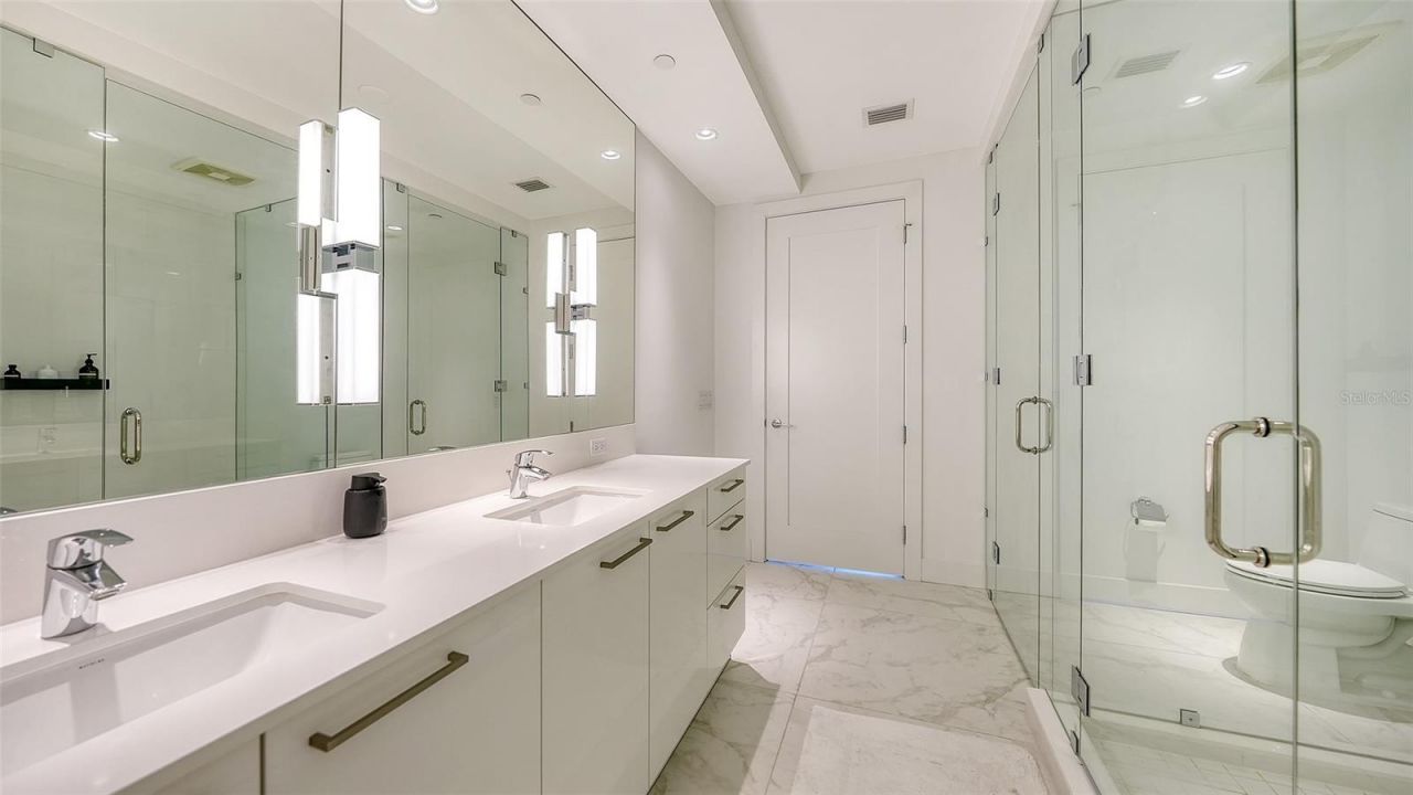 111 S Pineapple Avenue, Unit 1013, Sarasota, FL 34236 Photo