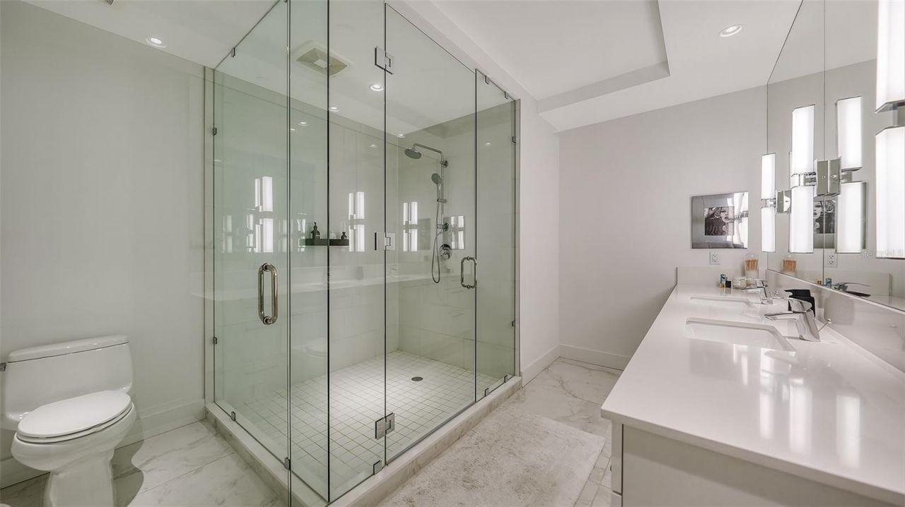 111 S Pineapple Avenue, Unit 1013, Sarasota, FL 34236 Photo