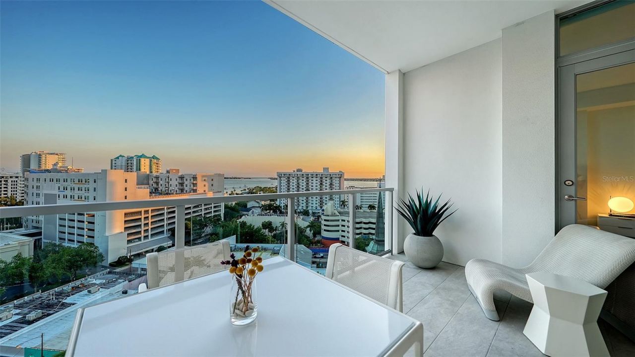111 S Pineapple Avenue, Unit 1013, Sarasota, FL 34236 Photo