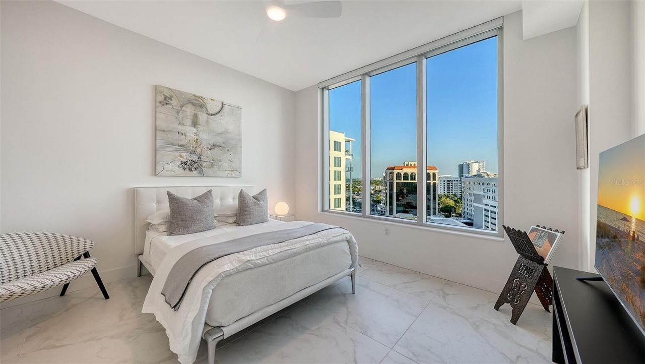 111 S Pineapple Avenue, Unit 1013, Sarasota, FL 34236 Photo