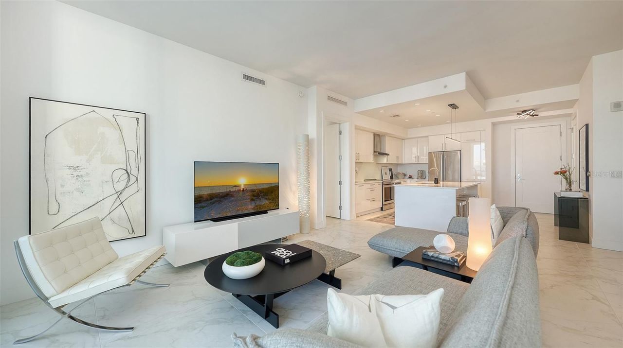 111 S Pineapple Avenue, Unit 1013, Sarasota, FL 34236 Photo