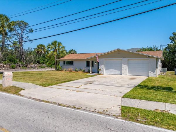 5041 BAY BOULEVARD , PORT RICHEY, FL 34668