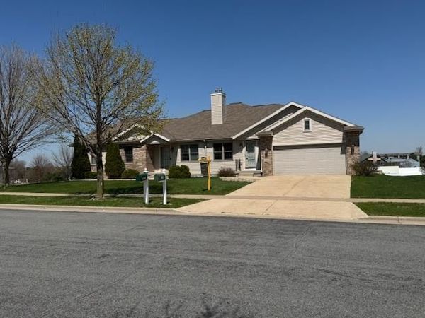 1802 Fjord Pass, Mount Horeb, WI 53572