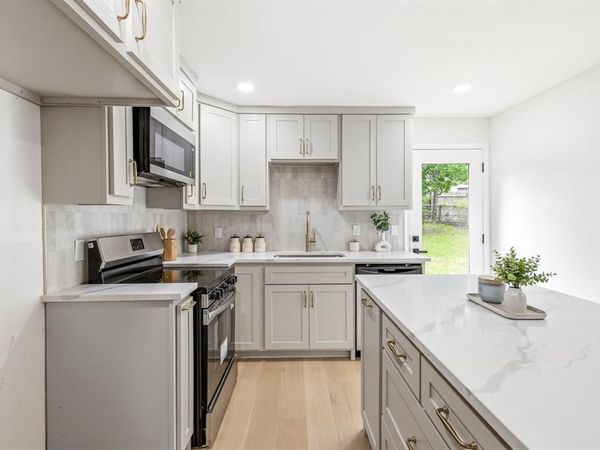 2528 Springvale Drive , Farmers Branch, TX 75234