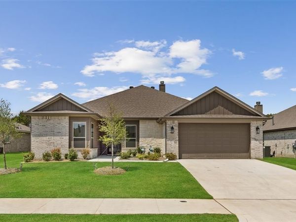 632 Mooney Drive , Saginaw, TX 76179