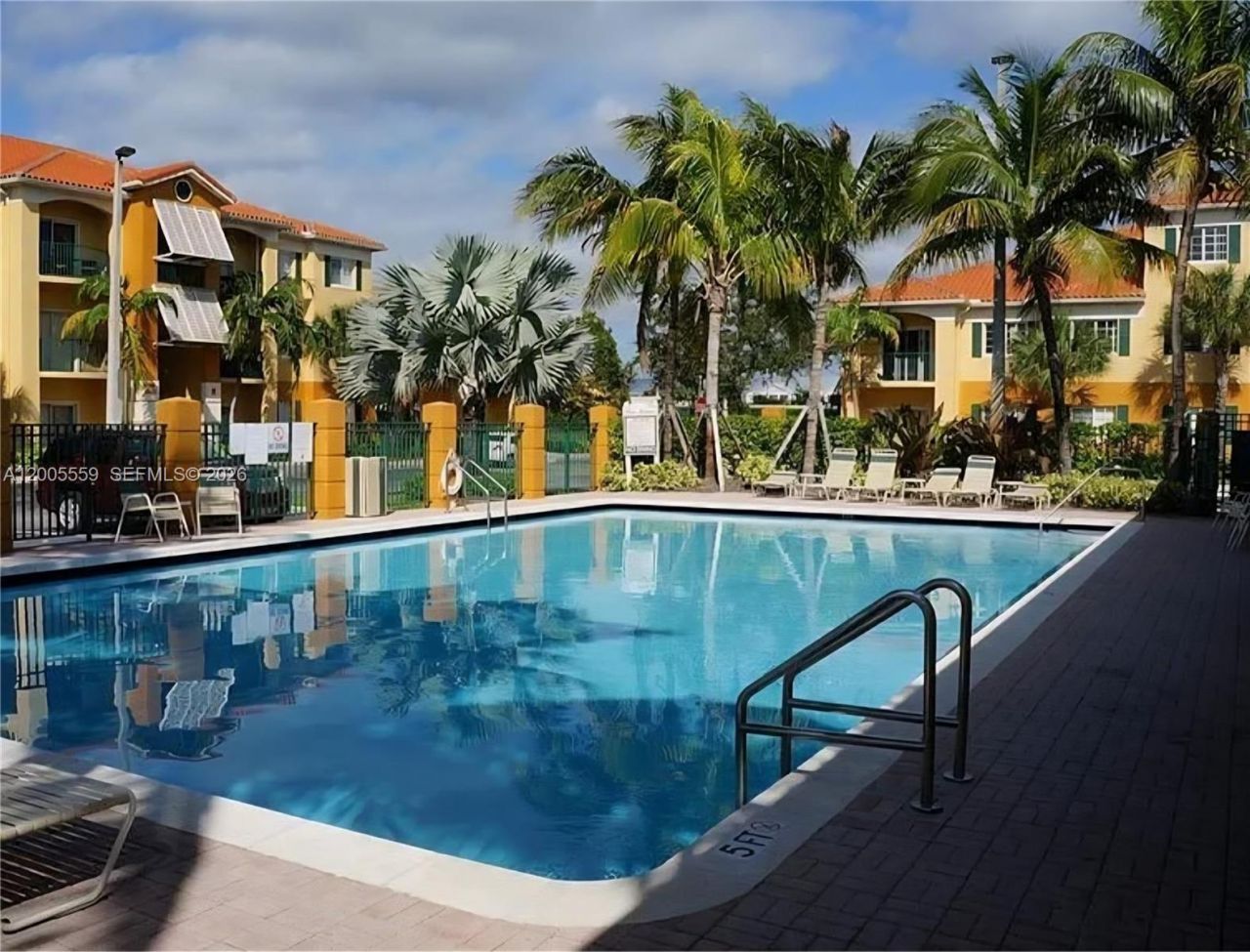7260 NW 114th Ave , Unit 10810, Doral, FL 33178 Photo