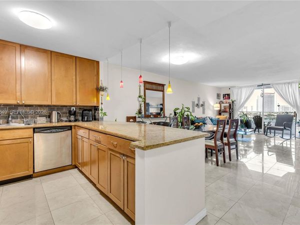 600 Three Islands Blvd, Unit 618, Hallandale Beach, FL 33009