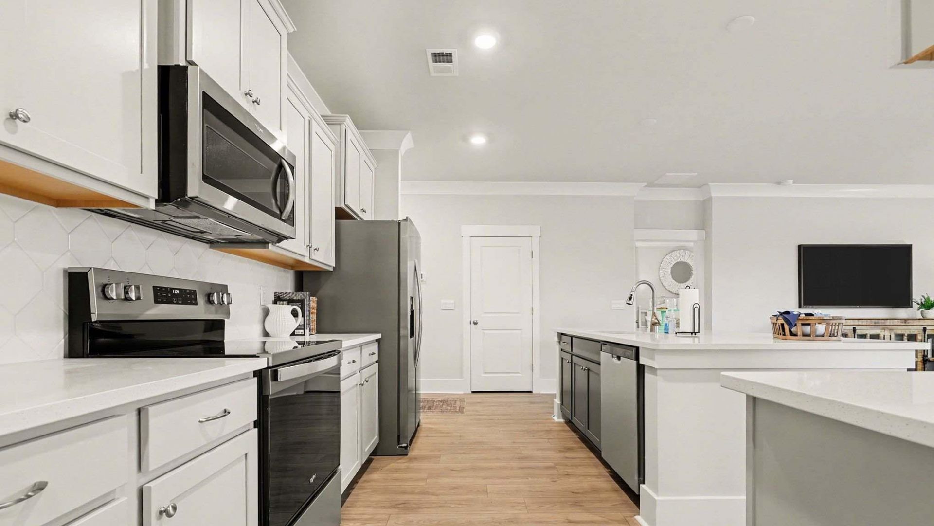 2217 Eloise Ln Photo 9
