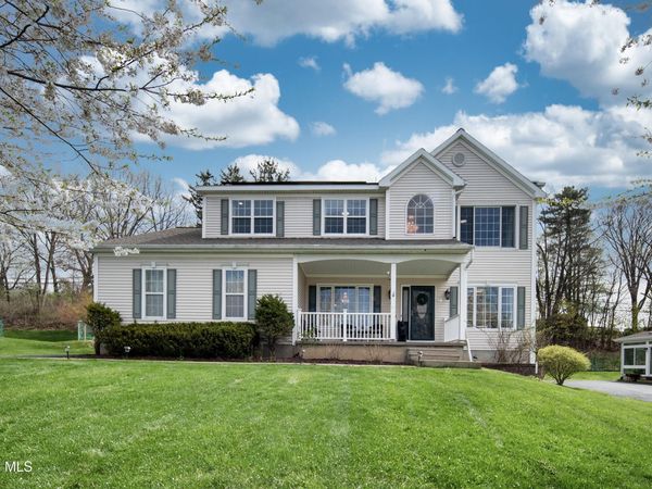 39 Utica Avenue, Latham, NY 12110