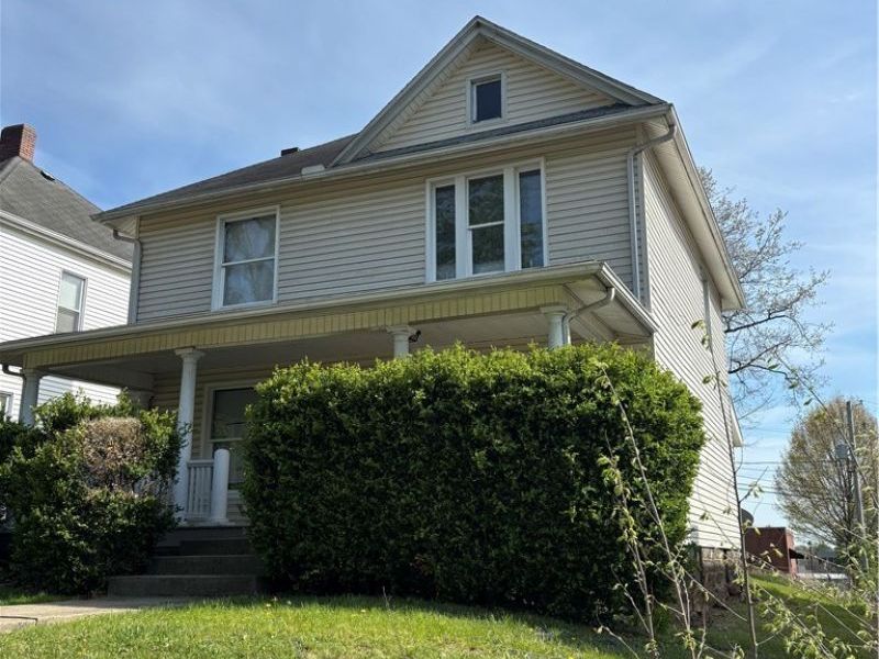 707 Locust Street, Coshocton, OH 43812 Photo 2