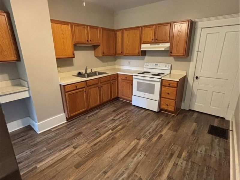 707 Locust Street, Coshocton, OH 43812 Photo 7