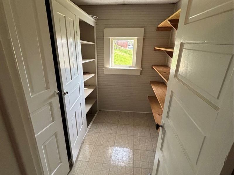 707 Locust Street, Coshocton, OH 43812 Photo 8