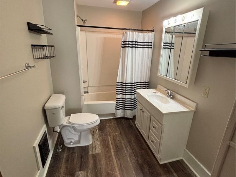 707 Locust Street, Coshocton, OH 43812 Photo 9