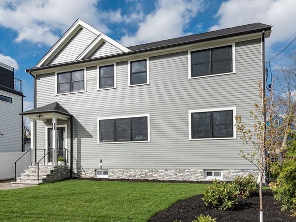 10 Gordon Rd, Arlington, MA 02474