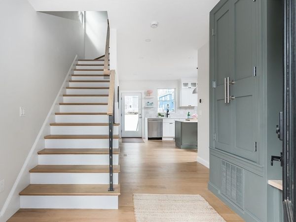 10 Gordon Rd, Arlington, MA 02474