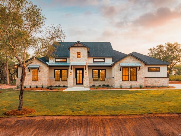 104 Reserve Court, La Vernia, TX 78121