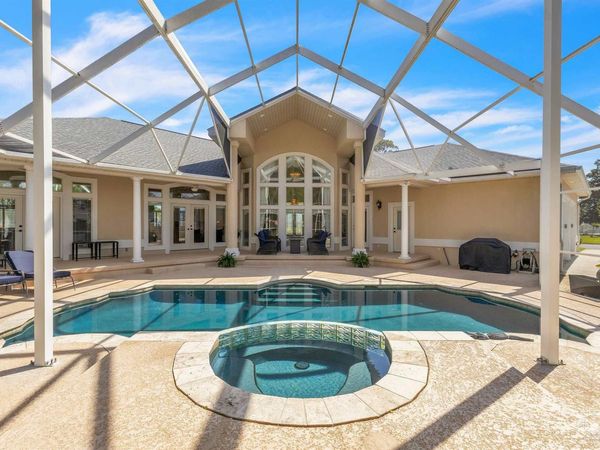 1 Pueblo Dr, Pensacola, FL 32507