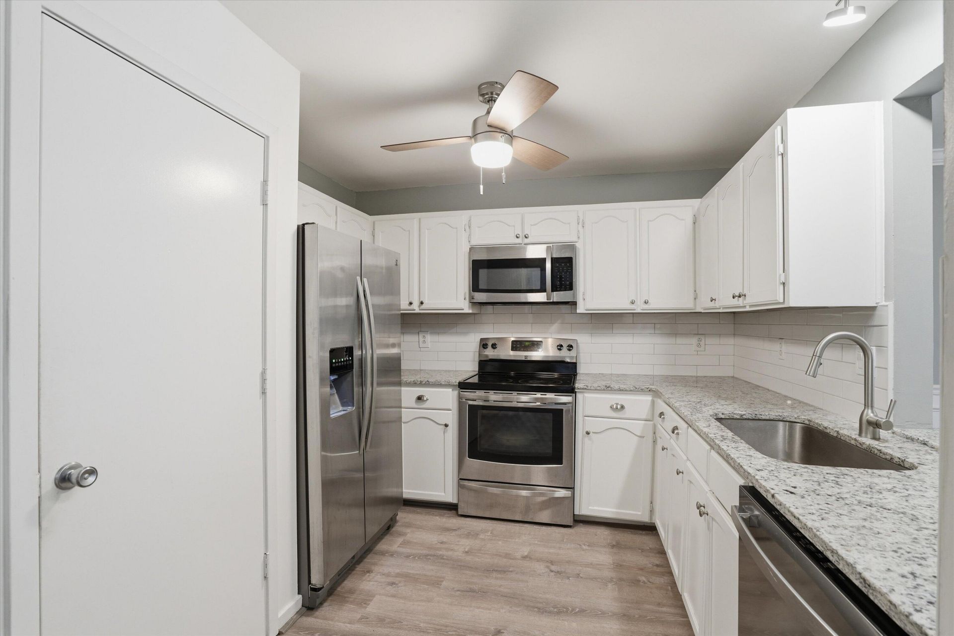 4 Stallion Court Photo 11