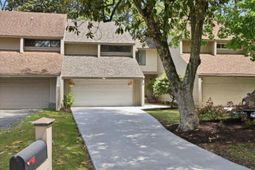 4 Stallion Court photo 4