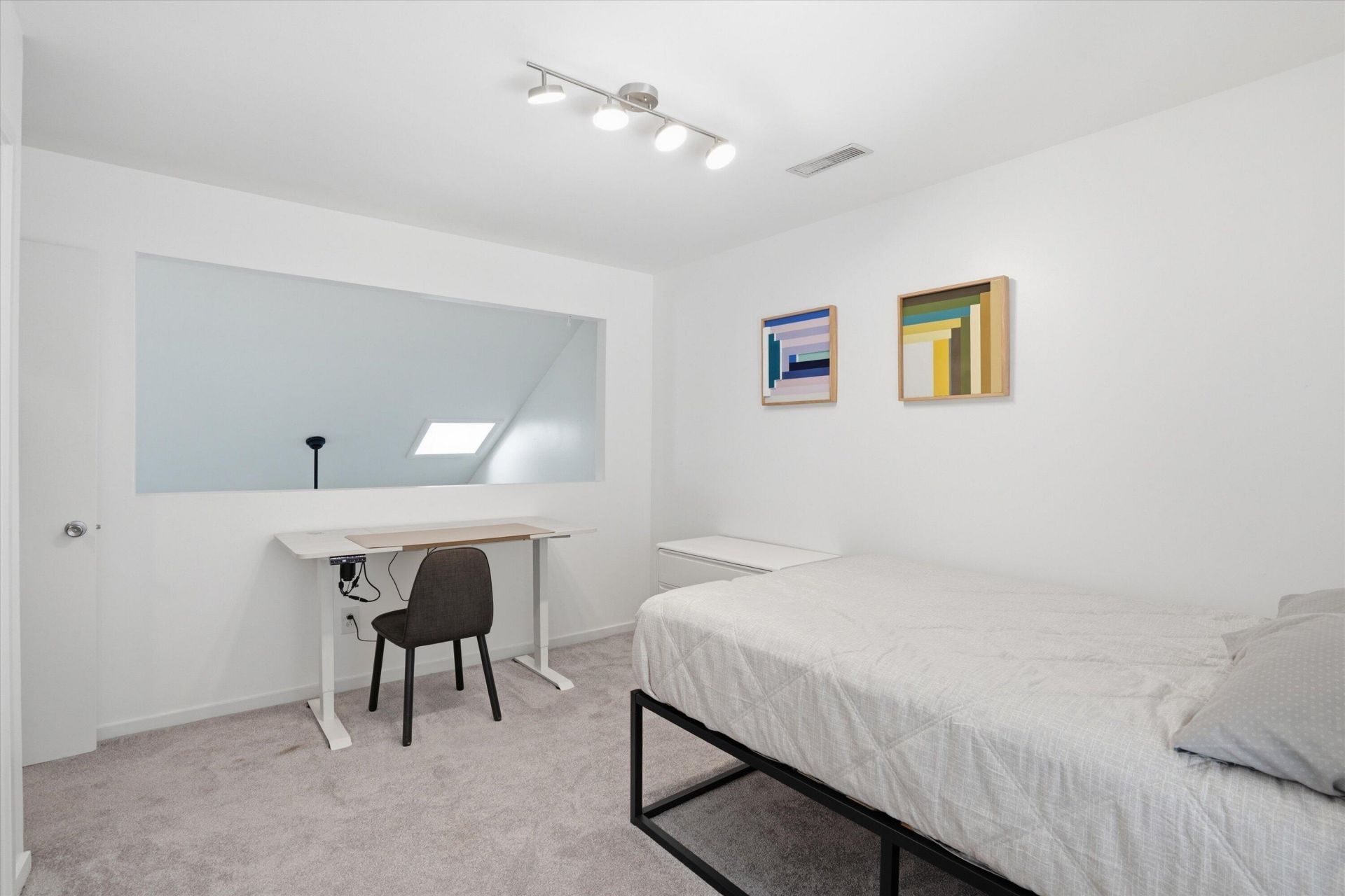 4 Stallion Court Photo 22