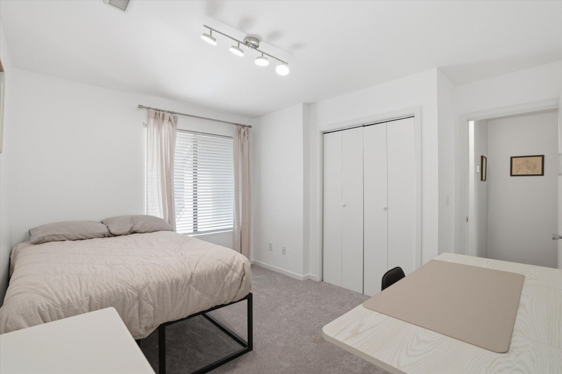 4 Stallion Court Photo 23