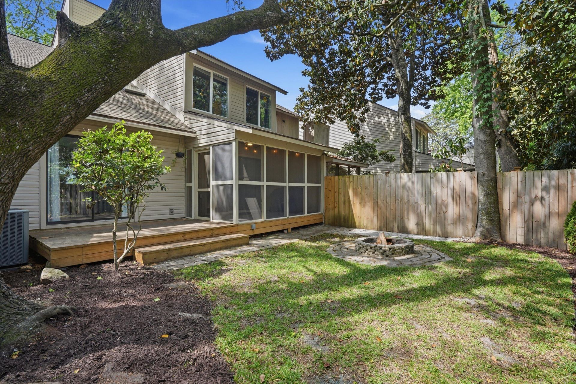 4 Stallion Court Photo 28