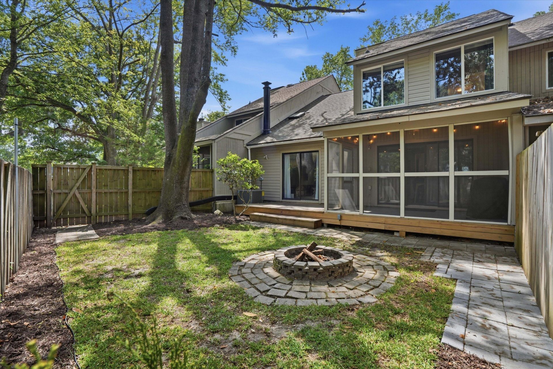 4 Stallion Court Photo 29