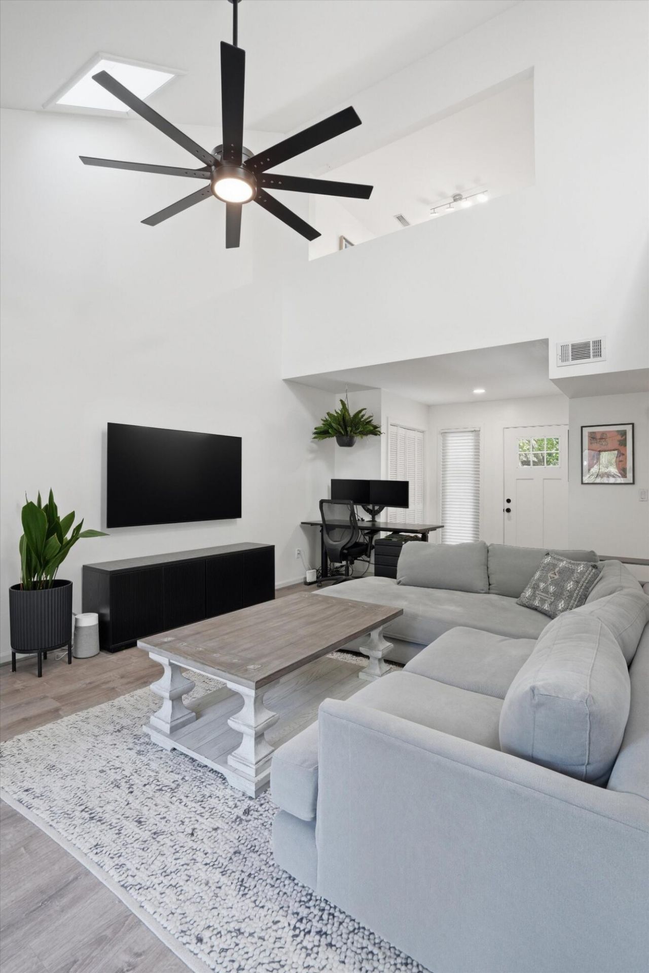 4 Stallion Court Photo 8