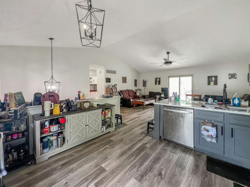 1635 Westmeadow Drive , Columbus, OH 43223 Photo 7