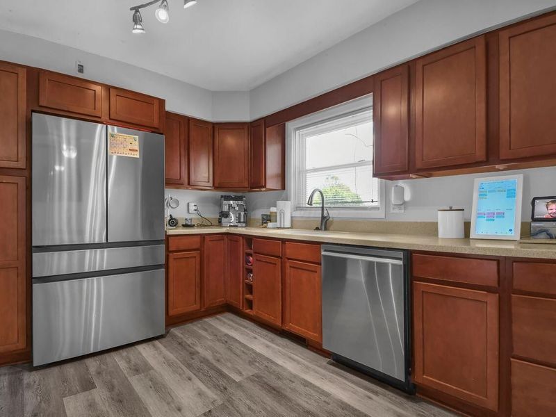 667 Euclid Avenue, Newark, OH 43055 Photo 10