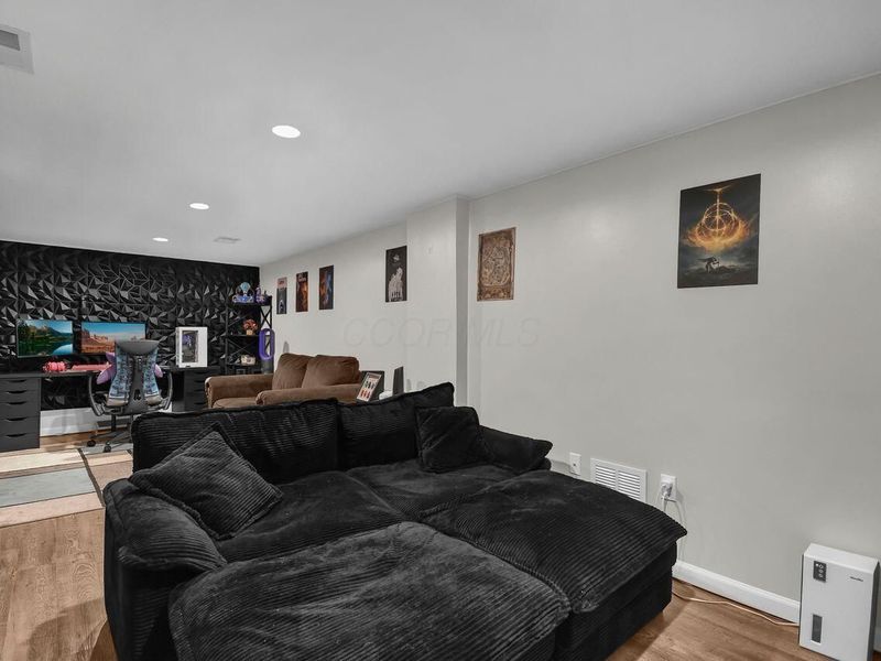 667 Euclid Avenue, Newark, OH 43055 Photo 29