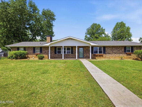 1332 Trentham Circle, Seymour, TN 37865