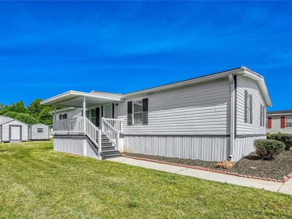 916 Bel Air Boulevard , Hampton, GA 30228