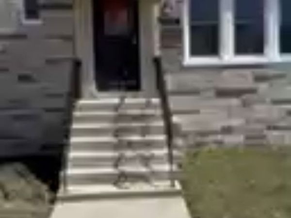 9131 S Merrill Avenue , Chicago, IL 60617