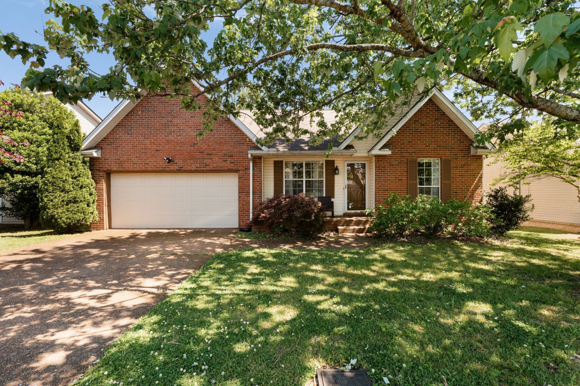 1217 Crestfield Dr, Nashville, TN 37211 Main Photo