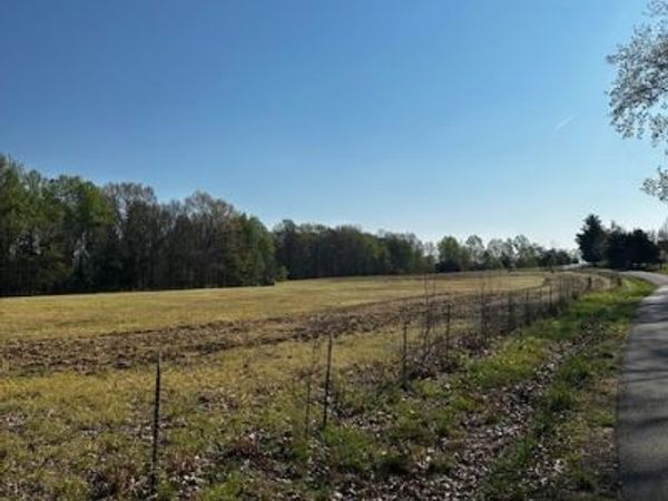 473 Hickory Corner Rd , Bethpage, TN 37022