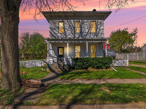 1006 Maple Avenue, Jackson, MI 49203