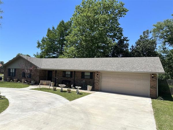 221 Sooner Road, Holdenville, OK 74848