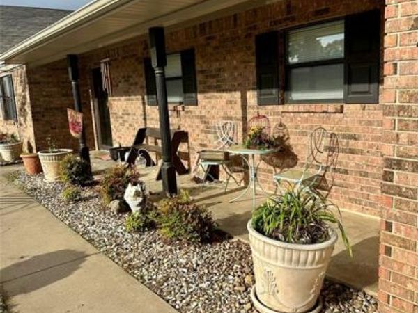 221 Sooner Road, Holdenville, OK 74848
