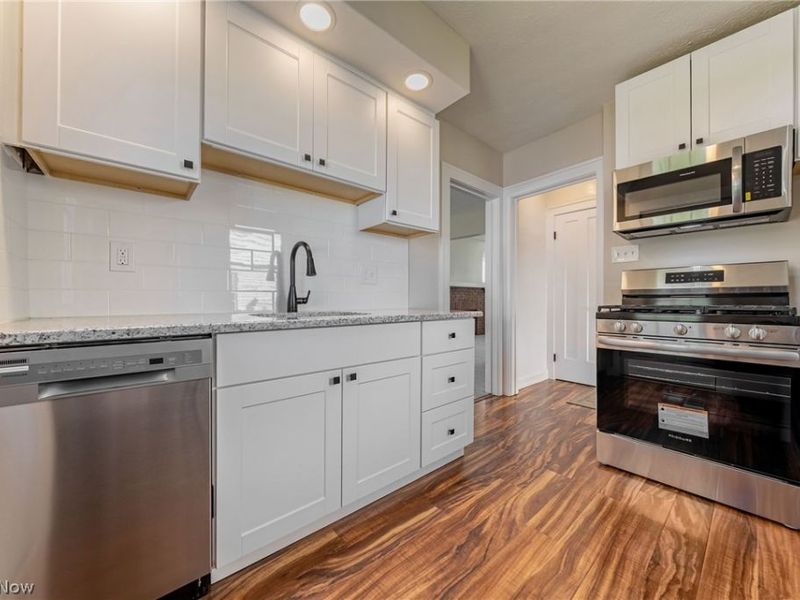 17408 Elsienna Avenue , Cleveland, OH 44135 Photo 8