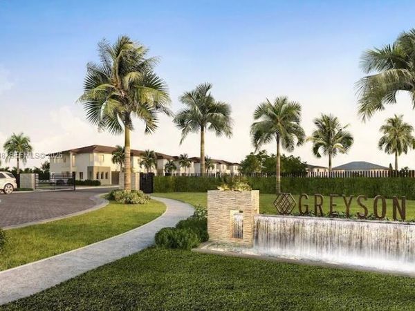 640 Pioneer Way , Unit 640, Royal Palm Beach, FL 33411