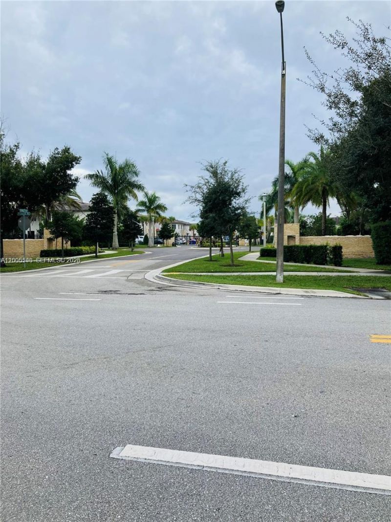 640 Pioneer Way , Unit 640, Royal Palm Beach, FL 33411 Photo